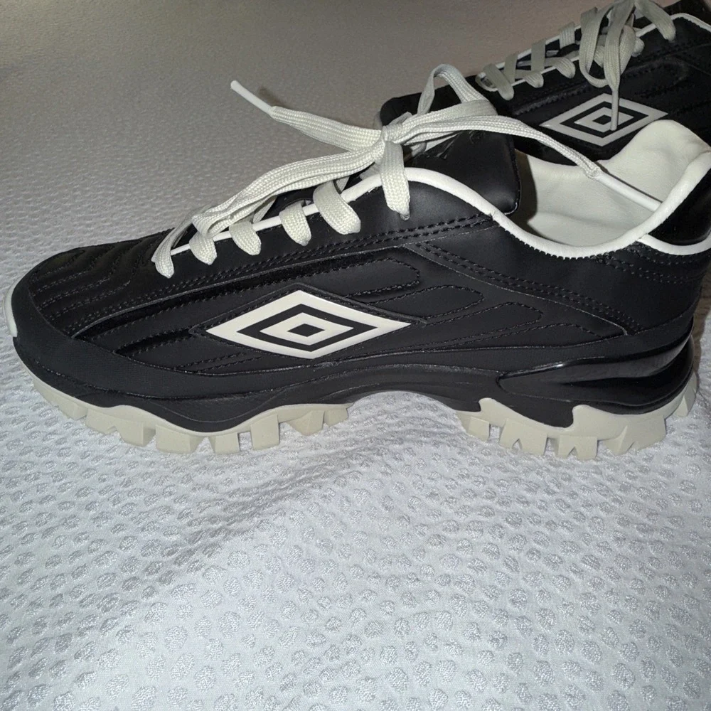 Rare Rains X Umbro Collab Fusion Sneaker Men's Sz 8 Black White New With Box